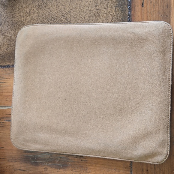Moshi Case for MacBook or ipad. - Picture 3 of 3